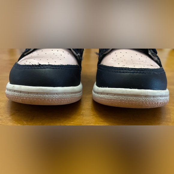 Nike Air Jordan 1 High OG Atmosphere/Bubble Gum CU0450-641 Child Shoe 9C - Picture 9 of 10